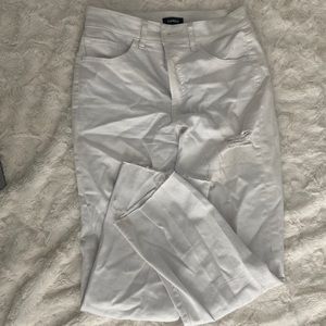 ADORABLE STRAIGHT LEG WHITE JEANS